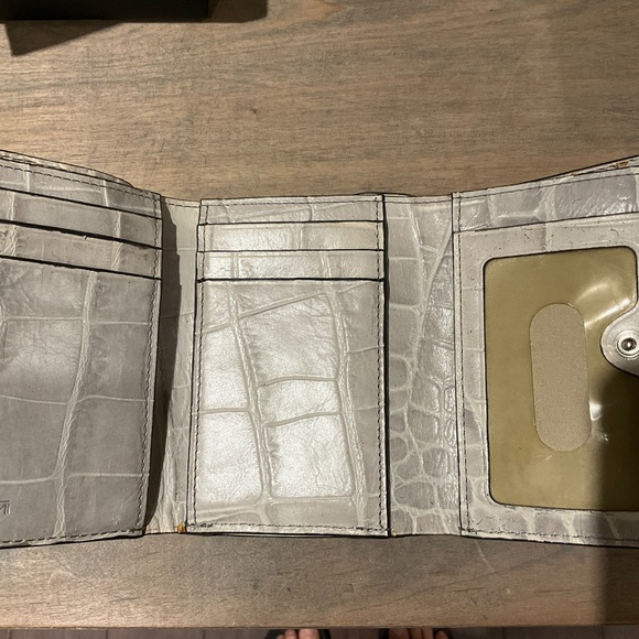 TUMI Croc Embossed Leather Trifold Wallet Ivory Bone Card Organizer ID Holder - Picture 4 of 6